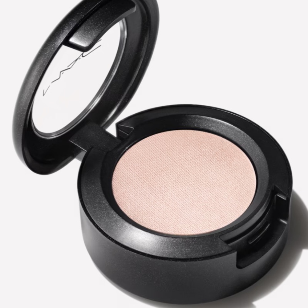 MAC satin eyeshadow in Shroom - new in box!